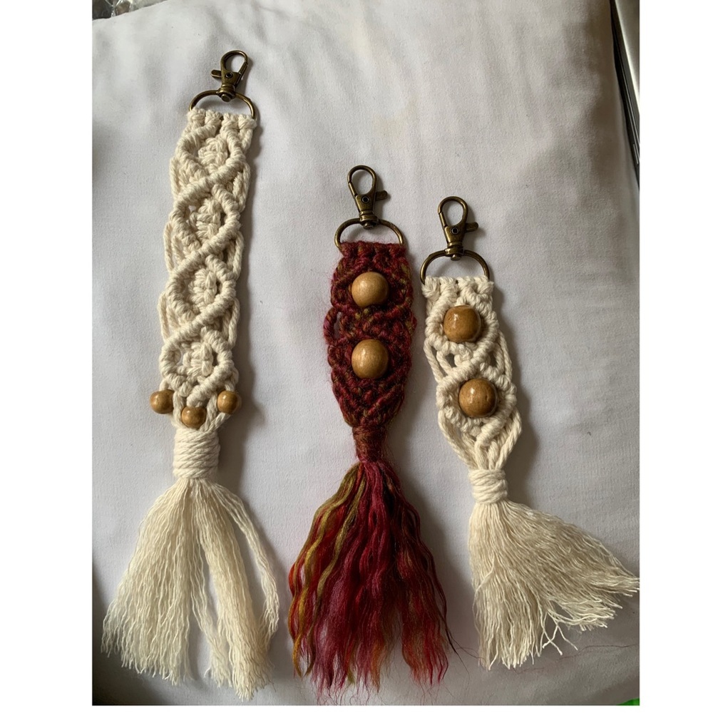 Boho Style Macrame Keychains, Customized Colors. - Picture 2 of 3